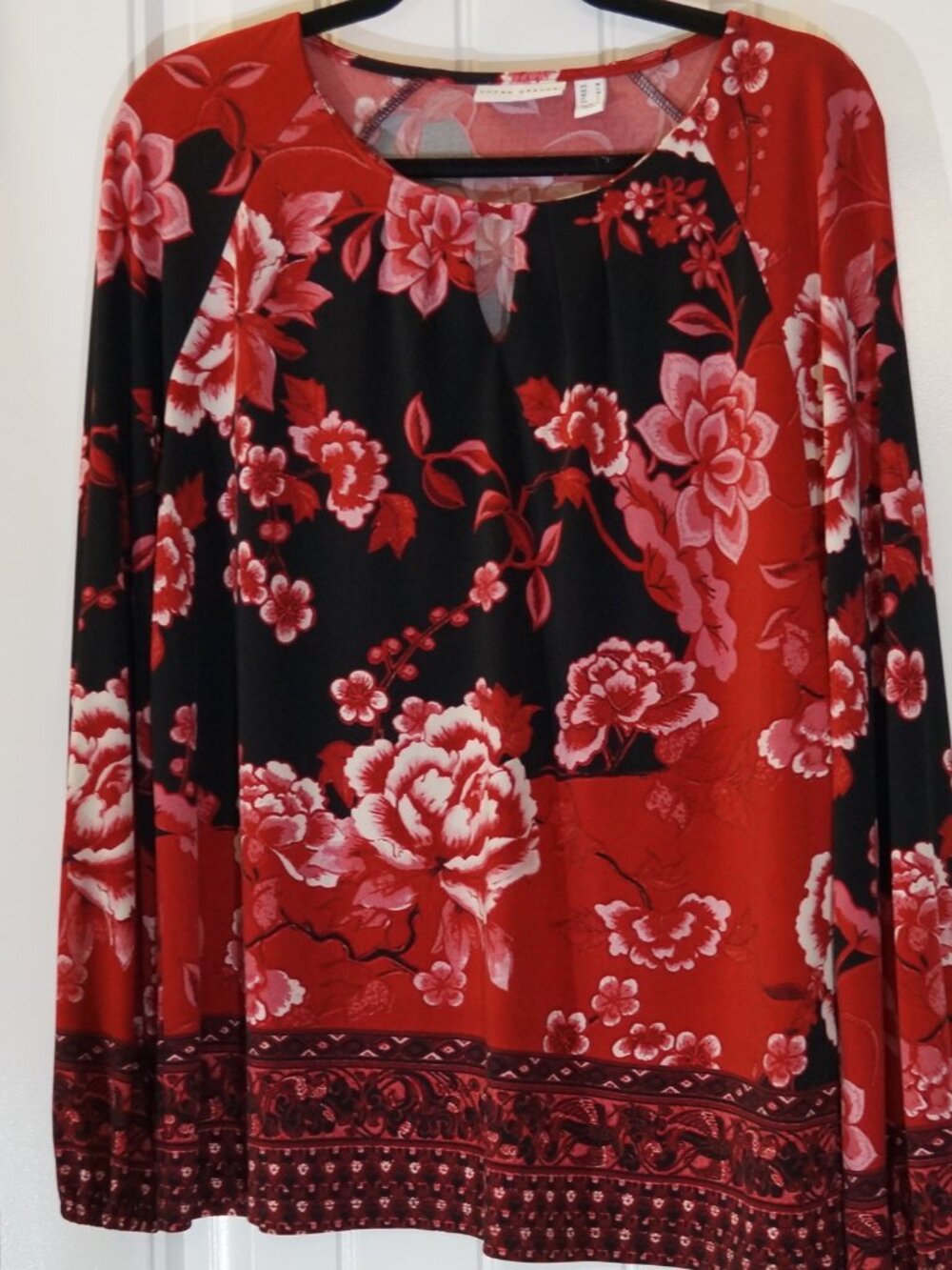 Susan Graver Printed Liquid Knit Tunic Top with Keyhole Neck Size M